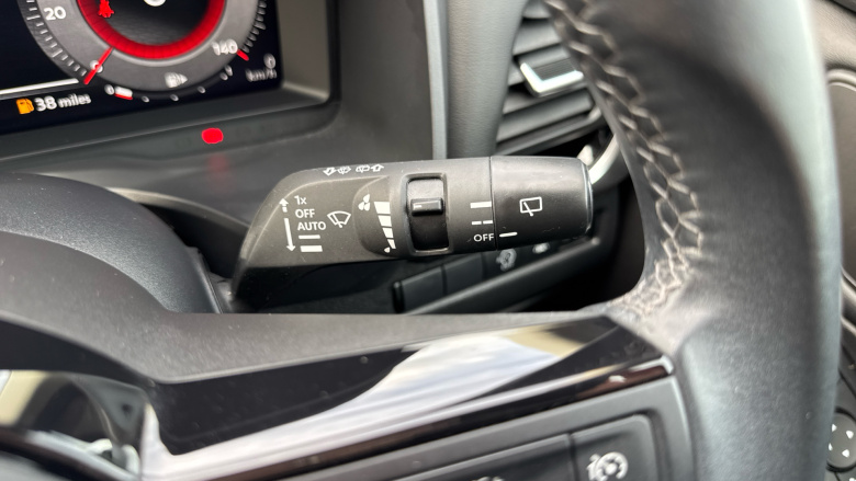 Nissan Qashqai 1.3 DiG-T MH N-Connecta 5dr Petrol Hatchback